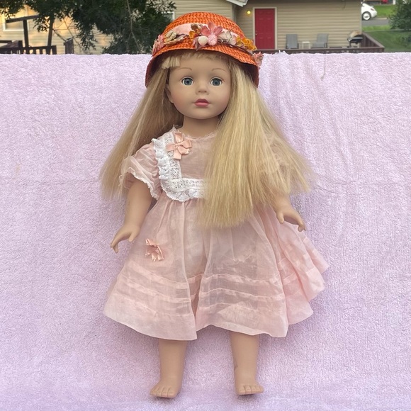 Madame Alexander Other - Madame Alexander Vintage 18” Doll 2007 Style 50768 Blonde/Blue Eyes